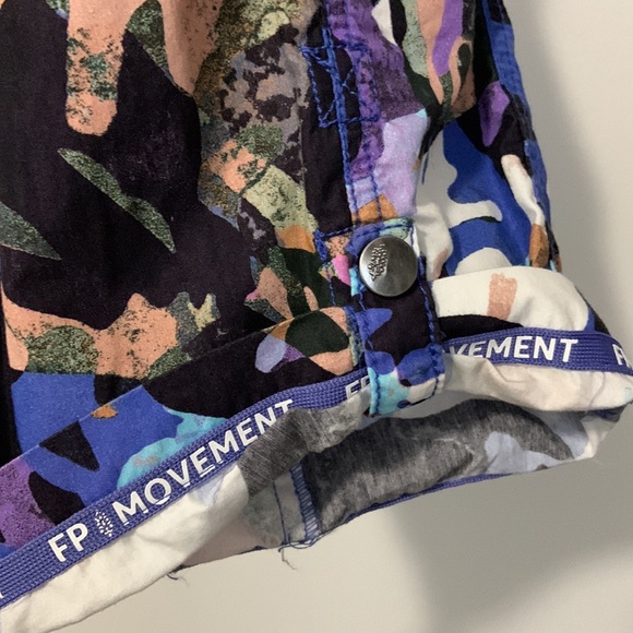 FP MOVEMENT Mesmerize Me Printed Cargo Pants Violet Splendor NWT - Picture 7 of 9